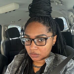 Meet your Posher, Karinda